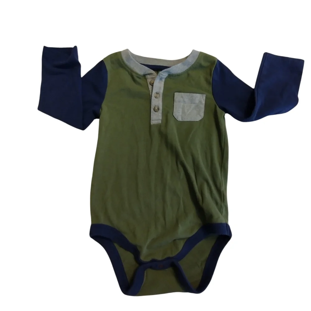💚 EUC Kids Graphic Waffle Long sleeve Onesie Green, Blue, Beige Bundle Of 4